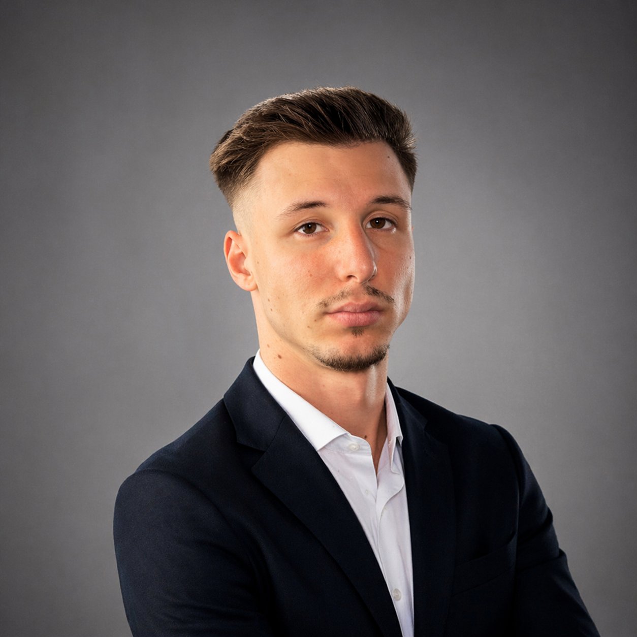 Viktor Svoboda — Consultor de Negocio Digital